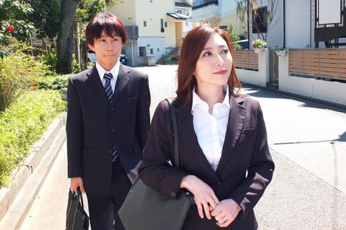 【出張相部屋NTR】「部屋が一つしか取れなかったみたい。」憧れのひと周り年上の女上司と相部屋に泊まることになった。【白木優子】