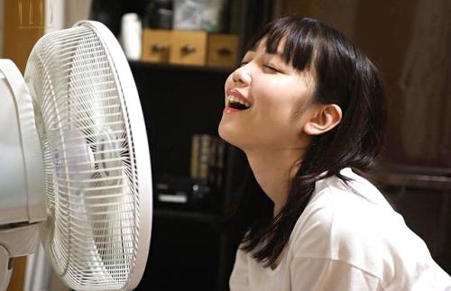 【美少女】「なんだこのぐうかわ女子わ！」こんな可愛らしい彼女が全身をさらけ出して初々しいエッチ！【工藤ゆら】