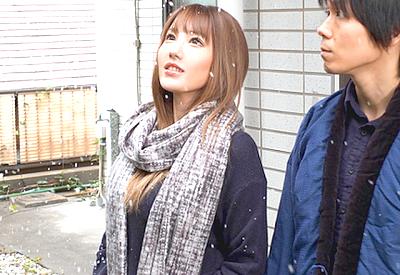 「妻には言えない…。」従姉妹のお姉ちゃんとコタツの中で体を温め合う浮気セックス【天海つばさ】