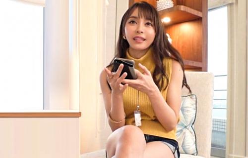 【素人ナンパ】美味しそうにオチンチンを舐めるミニマム爆乳ボディ娘はパイパンマンコ！