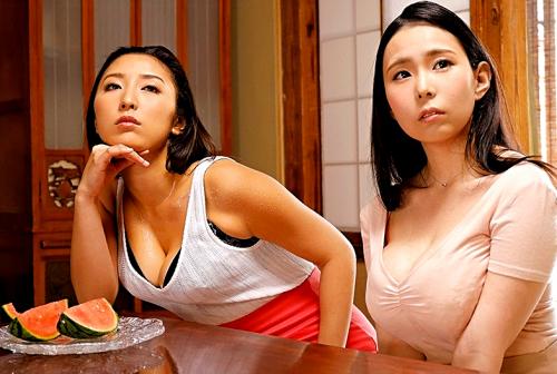 【二人の義姉】無防備な姿で汗だくでくつろいでいる薄着の義姉の姿は刺激が強すぎる。【吉根ゆりあ 本真ゆり】
