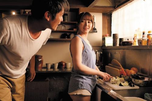 【兄嫁NTR】「旦那が帰ってくるまで！お願い！」兄嫁はしゃぶりたがりの欲求不満妻！【岬ななみ】