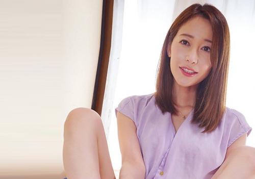 【義姉】憧れだった兄貴の嫁が食事中にテーブルの下で突然パンツ見せつけてきて我慢できない！【篠田ゆう】
