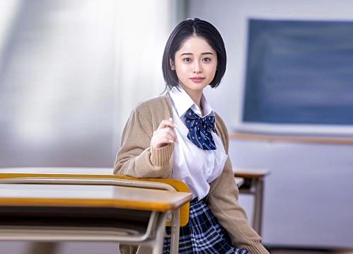 【校内エッチ】「学校でするのって興奮しちゃう…。」透明感あふれる巨乳美少女とクラスでエッチ！【MINAMO】
