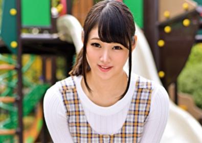 【素人ナンパ】巨乳なおっとりお姉さんをナンパ！180度開脚しながらオマンコ愛撫されて感じまくる現役保母さん！！