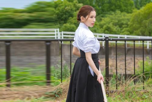 【素人妻デビュー】2人の子の育児に励む薙刀三段全日本3位の32歳の人妻さん！素人麗しママが息子の私立小学校の為にAVデビュー！【橘奏海】