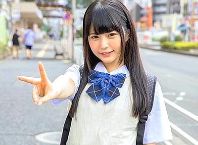 【MM号】「…人前でオナニーなんて無理ぃ…」そう言ってたものの興奮して生ハメセックスまでさせちゃうロリ女子高生！