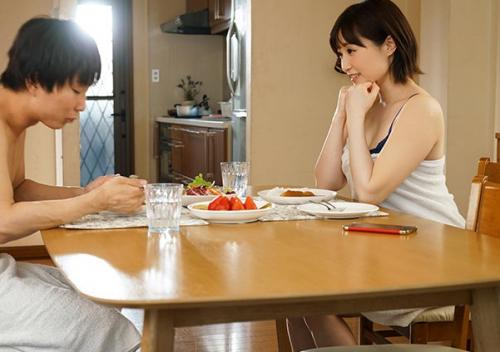【NTR】パート先で出逢った青年と不倫関係に堕ちた熟女妻。【高比良いおり】