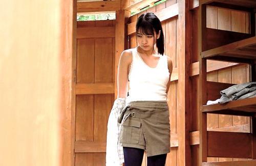【輪姦レイプ】「…叫んでも誰も助けに来ないぞｗｗ？」遭難した山小屋で好き放題犯されたスレンダー女教師！【 宮崎リン】