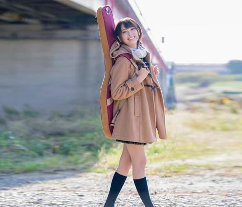 【女子高生】青春時代に過ごした軽音部！制服が似合うショートヘア天然美少女JK！【朝倉ゆい】
