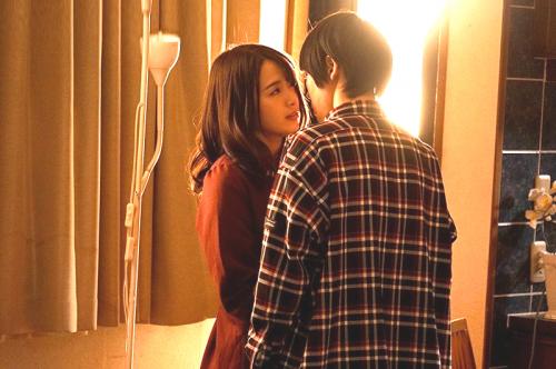 【元同級生】「私の事、まだ好き？」帰省した際に誘ってきた人妻になっていた憧れの同級生！【向井藍】