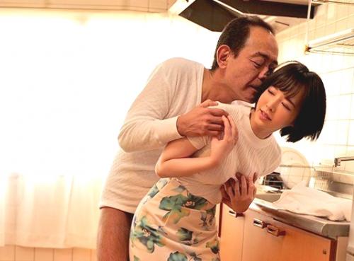 【義父NTR】「お義父さんヤメてっ！」ボケたふりをした老人の皮を被った性欲旺盛な義父の絶倫チンポに襲われる巨乳妻！【三宮つばき】