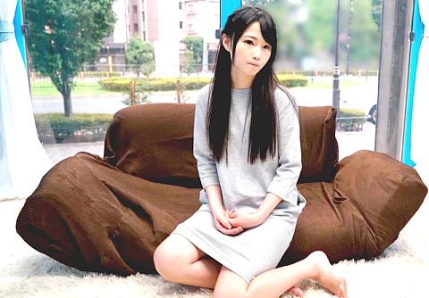 【MM号】小さなお口でチ○ポをぺろぺろキツキツのパイパンマンコでギュッギュ！身長150cmのロリ系スレンダーな貧乳少女！
