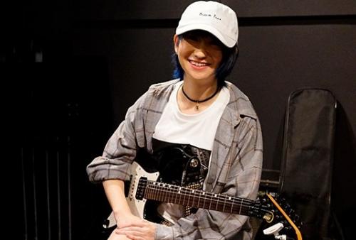 【デビュー】大物プロデューサーからもスカウトされた相当Hが好きな変態ギタリストがAVデビュー！！【水乃渚月】