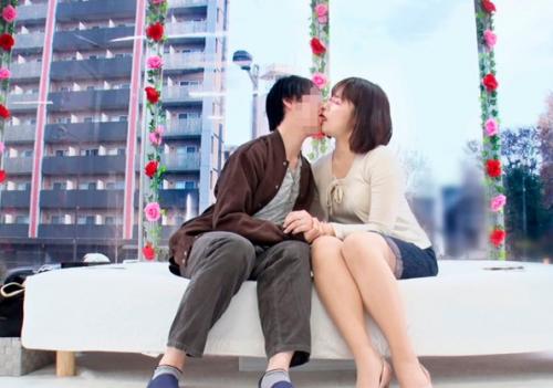 【MM号】大人の友人同士がお互いの家庭を忘れてする本能ムキだしベロチュー不倫セックス！