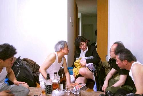 【レイプ】就活のため上京したルームシェアした部屋は男達と同部屋だった！汚いオヤジに犯された美少女！【宮島めい】