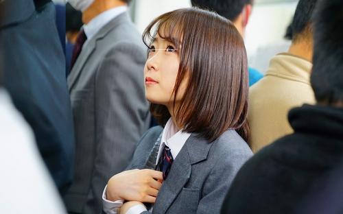 【痴漢レイプ】「このオンナここで犯してやる…。」ロリ女子高生を駅弁ファックで辱めて中出しレイプ！