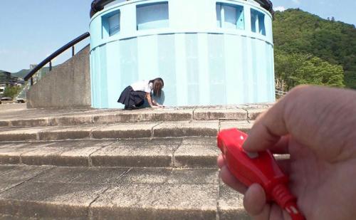 【野外羞恥】「だめぇぇぇ！お外でイッちゃうよぉぉぉ！！」街中での羞恥プレイに腰砕け！ローターの刺激に悶絶する美少女！【東條なつ】