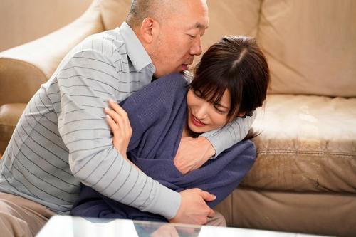 【レイプ】「お前ガタガタうるせえんだよ！」酒とギャンブルに明け暮れていた義父に犯される人妻！【楓カレン】