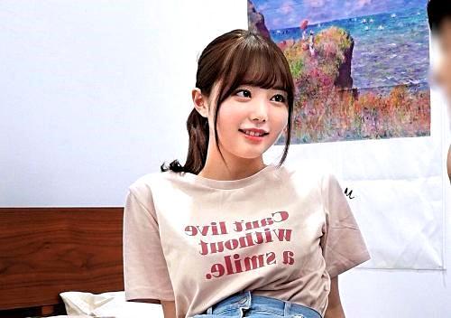 【素人盗撮】「学校で人気のぐうかわ女子の連れ込みに成功！」自宅を盗撮するナンパ男のヤリ部屋盗撮！