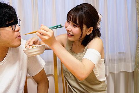 【素人男子】人気セクシー女優さんとイチャイチャ同棲生活が送れちゃう！子作り新婚生活で受精体験！【深田えいみ】