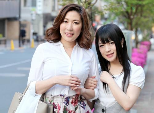 【母娘丼】清楚に見えてスケベな母娘母娘の顔面に発射！家庭教師が両方いただく！