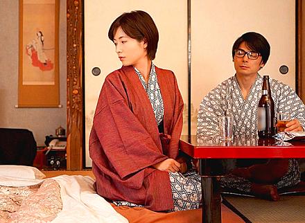 【出張相部屋NTR】「…まさかの相部屋…。」嫌いな部下からの夜這いレイプからやりたい放題の汗まみれ暴走！【奥田咲】