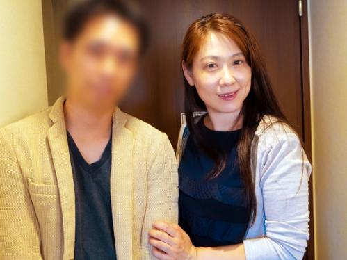 【熟女】「…本当にヤメなさい…。」46歳の母親をホテルに呼び出して近親中出しセックスする息子。