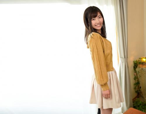 【デビュー作品】「実はイッたことがないんで早くイッてみたいんです。」高身長超スレンダーBODYの女子大生がAVデビュー！【新美詩織】