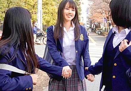 【援交】「わたしもあの娘みたいなネックレスが欲しいな…。」お小遣いのためにオジサンと寝るJK美少女。【山崎水愛】