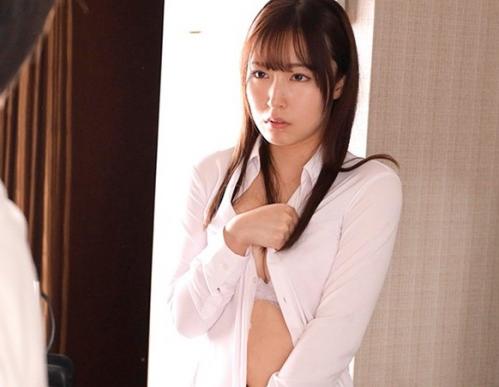 【出張相部屋】「…今日だけはいいよね…？」彼氏とは違う大人のテクニックに堕ちた美人OL！【潮美舞】