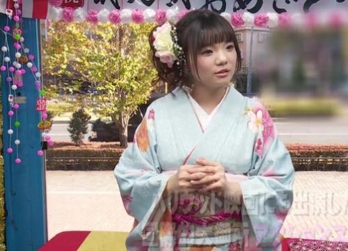 【素人】「…もっともっとぉぉ！！」とデカチンを求めちゃうハタチになったばかりのロリ系着物女子とハメ撮り！