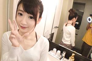 和菓子屋バイトしている女子大生が一人暮らしの為の資金稼ぎにAV出演でお漏らしセックス！