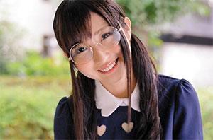 アニオタ系で物理学専攻の知識豊富、経験少なめ女子大生が中出し性交 若月まりあ