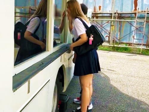【マジックミラー号】「マジで？彼氏よりデカチン///」ロリマンコにNTR膣内射精された激カワ女子高生ｗ【素人JKナンパ】