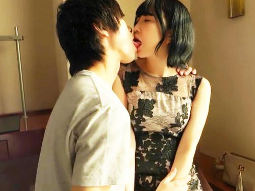 【美魔女】美巨乳で四十路な美熟女をハメ撮り！「こんなおばさんでいいんですか？」子作り生中出しさせたエロ素人妻ｗ【寝取り】
