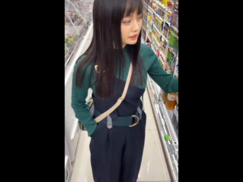 ＜素人ハメ撮り＞タレント級の神ギャルを捕獲！ドチャシコかわいいい少女にチンコ挿入、ロリ顔に精子ぶっかけるｗ＜剛毛ワレメ＞