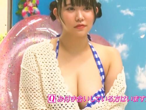 【マジックミラー号】エロボディで美爆乳バルンバルン揺らすロリ美人！男女の友達同士が素股エステで中出しｗ【素人ナンパ動画】