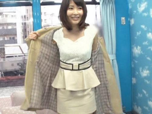 ＜ロリ美人妻＞「おちんちん入れてみる？」ぐうかわ人妻ナンパ！童顔でカワイイ奥さんがMM号で童貞君の筆おろしｗ＜素人モノ＞
