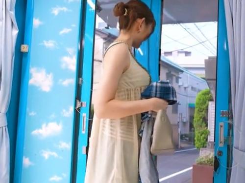 【マジックミラー号】くっそ可愛い人妻ナンパ！極小のマイクロビキニ着用でデカチン男に膣内射精された奥さんｗ【寝取られ素人】