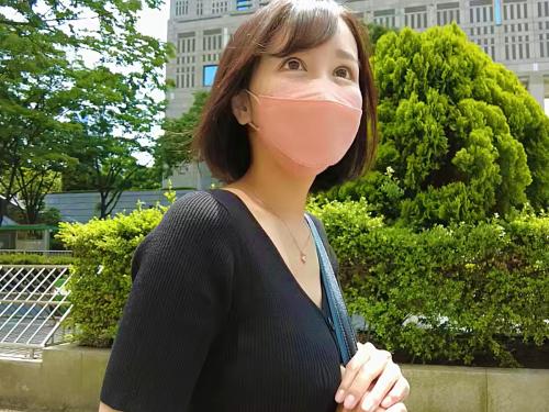 【美人妻】美巨乳でエロい美熟女を生ハメ撮り！「もう若くないのに…いいんでしょうか？」生中出しまで許した素人妻ｗ【浮気妻】