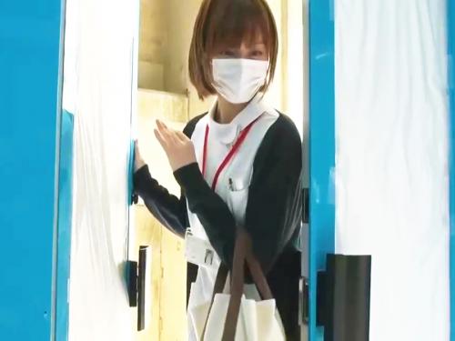 【マジックミラー号】かわゆい顔で最高ランクな看護婦さん！制服を着せたままの超SSS級ロリギャルと着衣SEX【素人モデル】