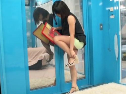 【マジックミラー号】「お漏らししちゃって…スミマセン///」最上級な美女キタコレ！神かわいいロリっ子ｗ【素人ナンパ作品】