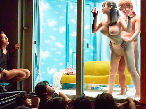 ＜逆転マジックミラー号＞美巨乳なロリ少女のSEXを元クラスメイトの男子たちで鑑賞！たっぷり生中出しされるギャルｗ＜素人＞