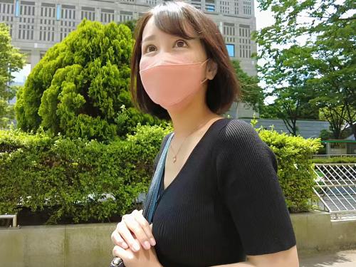 【美魔女】ホテルでスレンダー美巨乳な美熟女をハメ撮り！「主人に叱られます///」生で中出しされる素人の美人妻ｗ【寝取り】