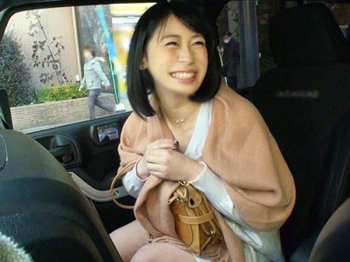 ＜他人妻＞「少し緊張します♡♡」出会い系アプリ使ってゲットされた美魔女！最強ゆるふわ素人妻と不貞セックスへｗ＜寝取られ＞