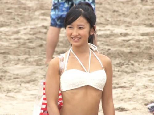 【マジックミラー号】「死んじゃう！それイグーーーーッ」無毛おまんこに生チ○ポ挿入されてガッツリ子作り中出しｗ【素人ロリ】