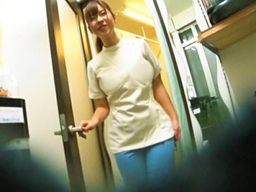 【人妻盗撮】「夫のチンチンよりデカい！それ逝くぅーーーーッ」普段と違った生挿入に興奮？中出しさせる若妻ｗ【素人エロ動画】