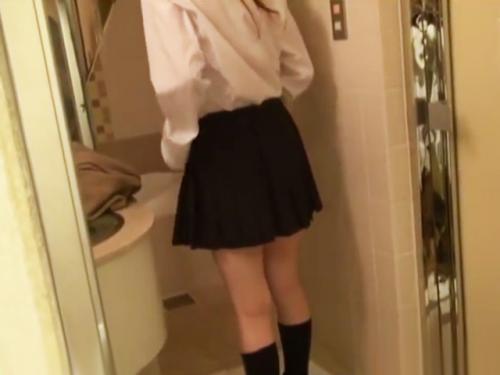 ＜素人モデル企画＞絶対OUTな童顔の女子を撮影！女子校生を円光でハメ撮り＆生中出ししたガチでアカンやつｗ＜ロリロリJK＞