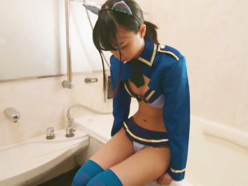 ＜妹セックス＞両親が出かけたため兄妹2人きり！「気持ちいい…イグーーーーッ」アニコスでパコられる女子高生＜ロリマンJK＞